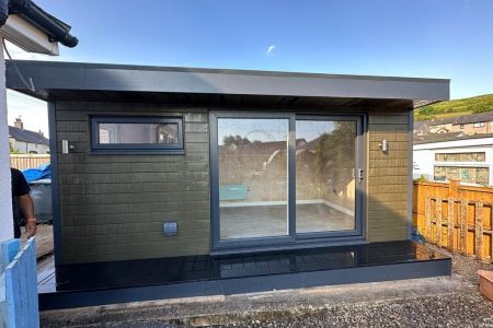 Delivery & On-Site Installation Included